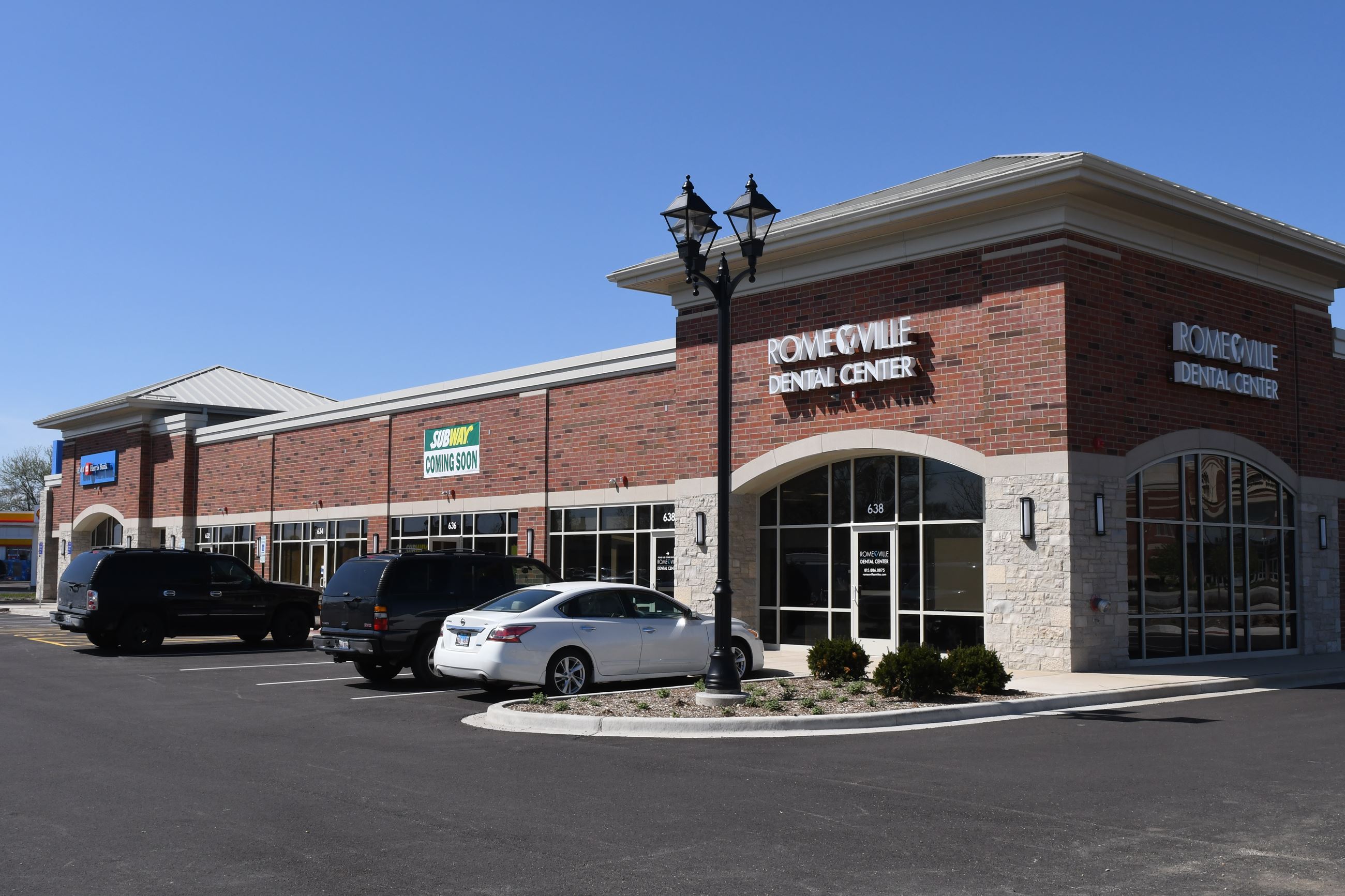 Uptown Square_Building